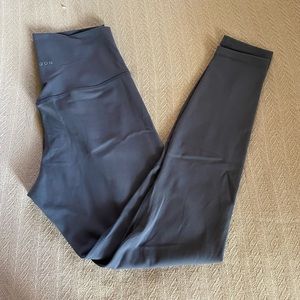 NWOT Paragon 7/8 Leggings in Gray